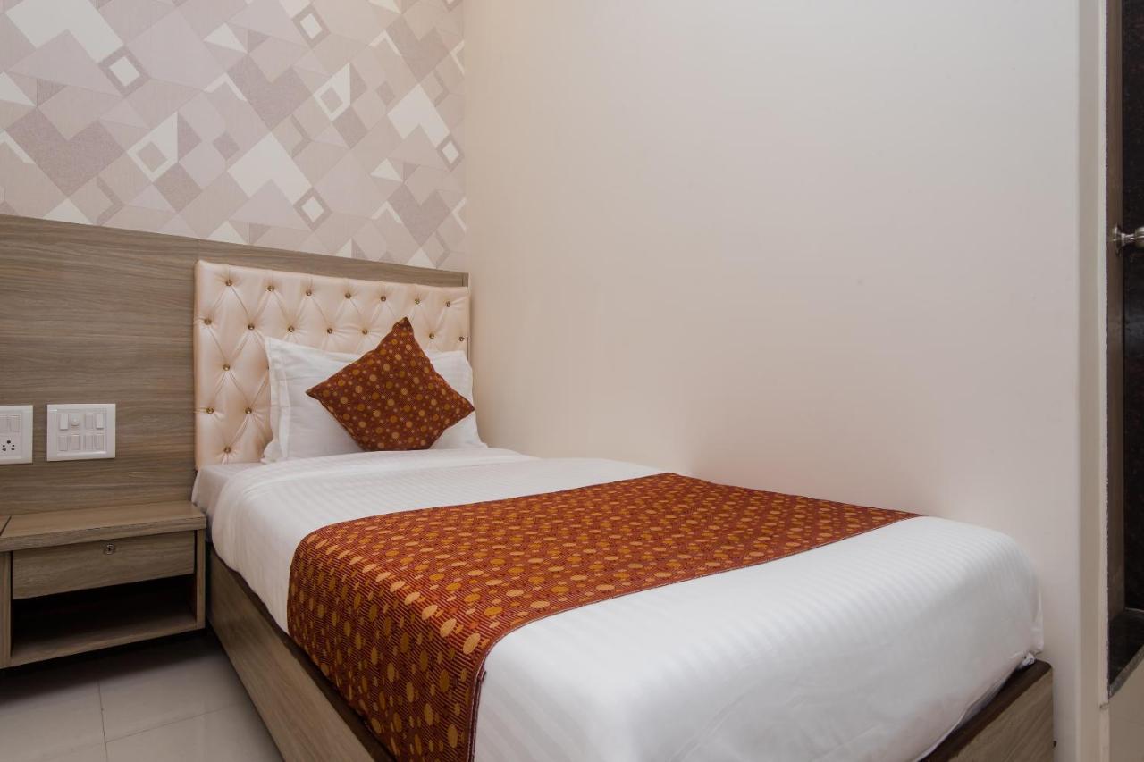 Oyo 14056 Golden Arch Hotel Mumbai Luaran gambar